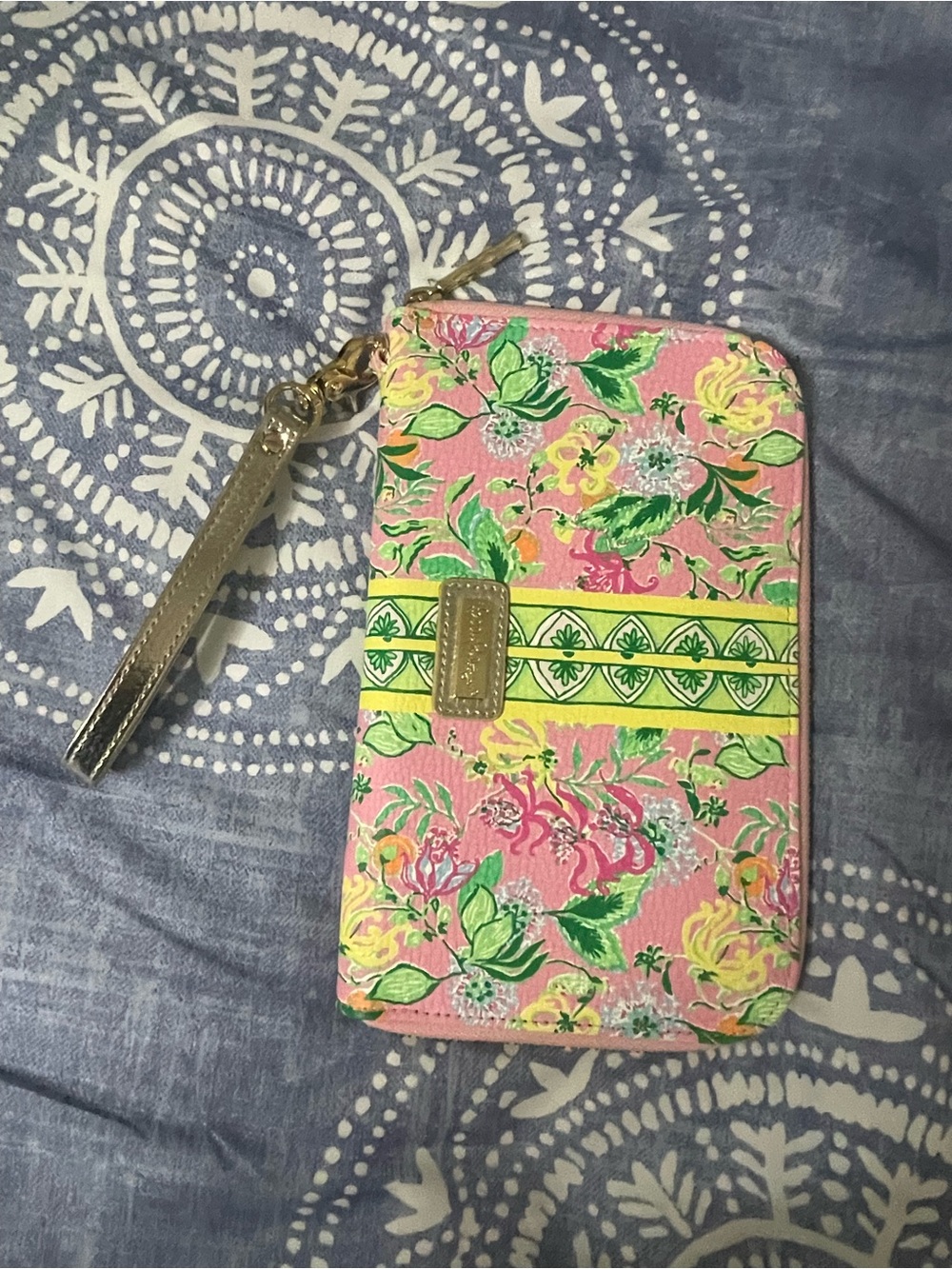 Lilly Pulitzer Pink Floral Wristlet Phone Case with Gold Strap